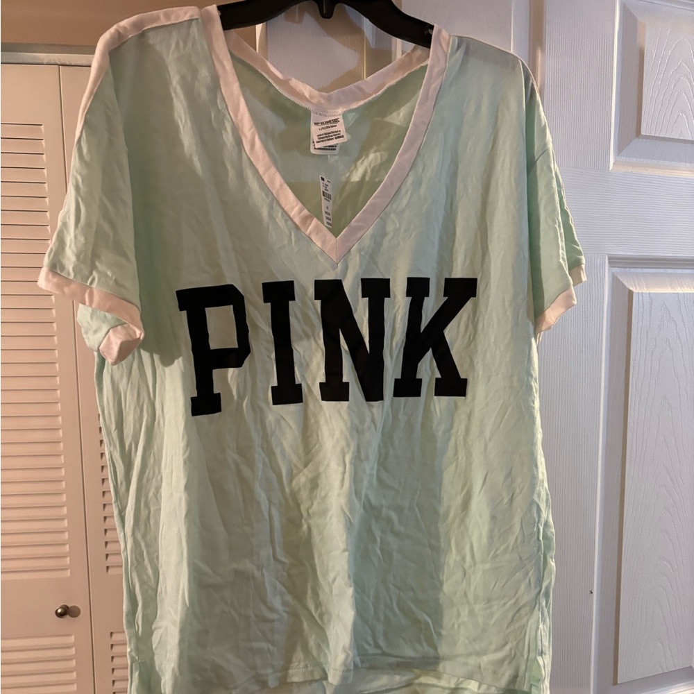 VICTORIA SECRET LADIES SHIRT.